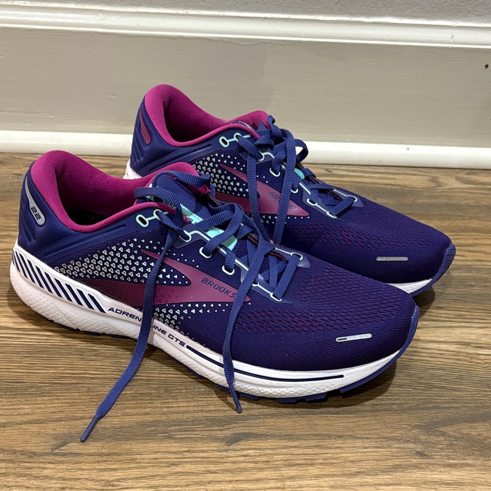 Brooks Adrenaline 22 Women's Supportive Sneakers, sz 12 Worn once!